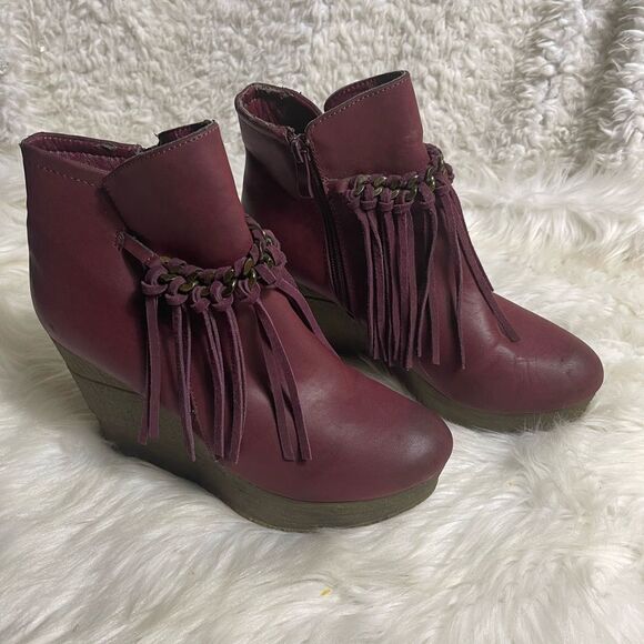 Sbicca Zepp synthetic Wine Red Wedges Ankle boots fringe accent SZ7.5 - Picture 1 of 11